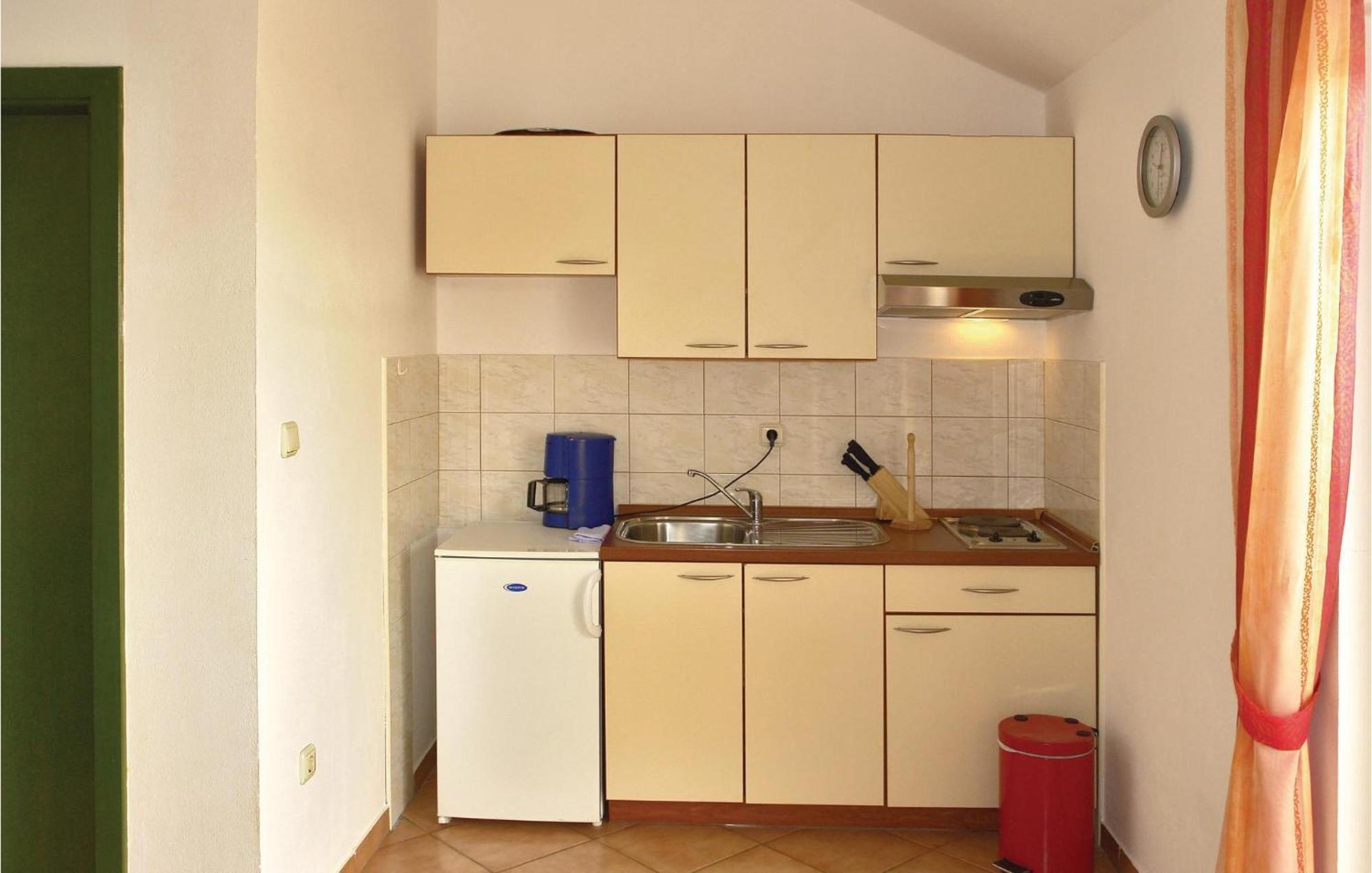 Gorgeous Apartment In Malinska With Kitchen 외부 사진