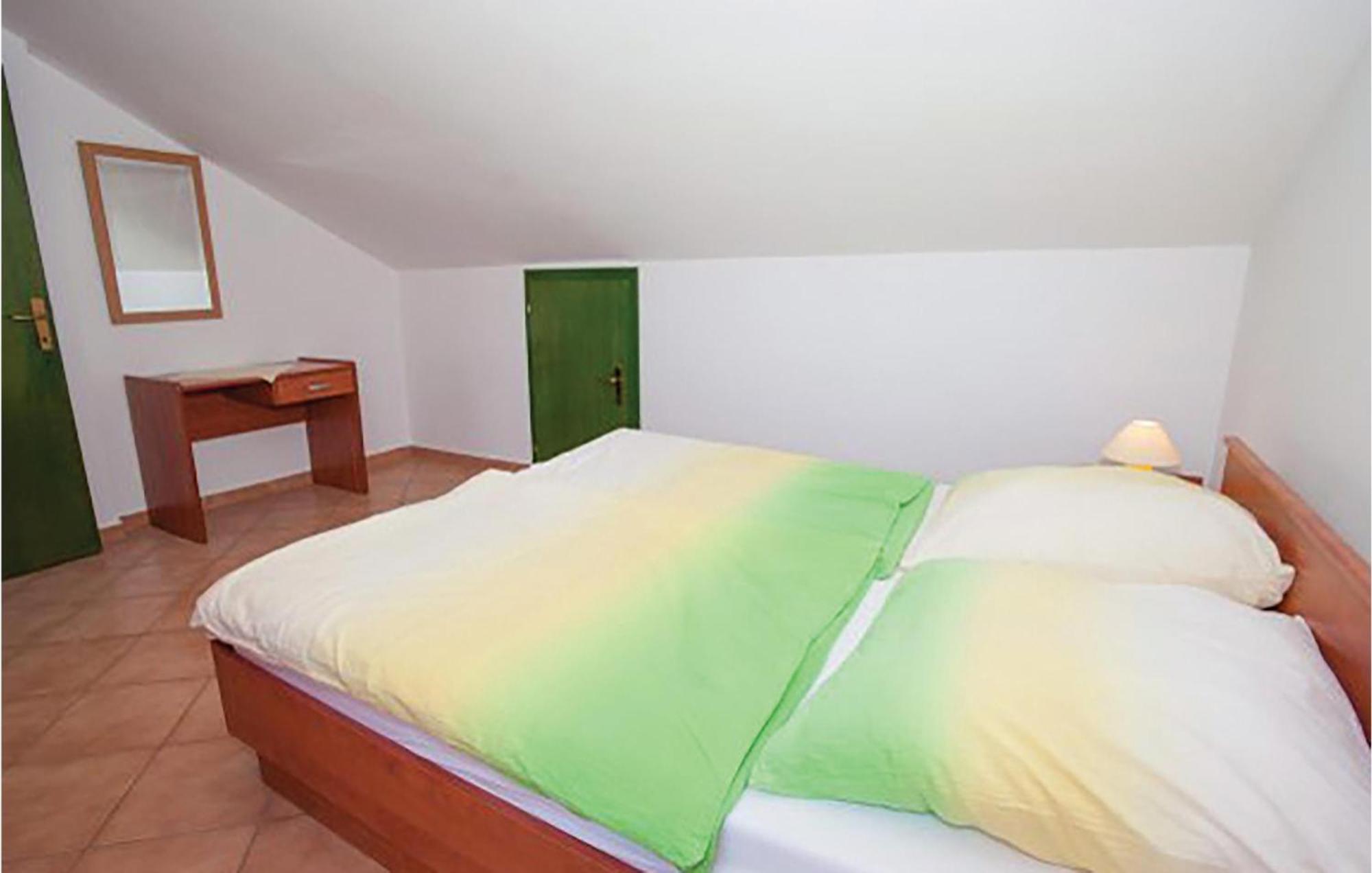Gorgeous Apartment In Malinska With Kitchen 외부 사진